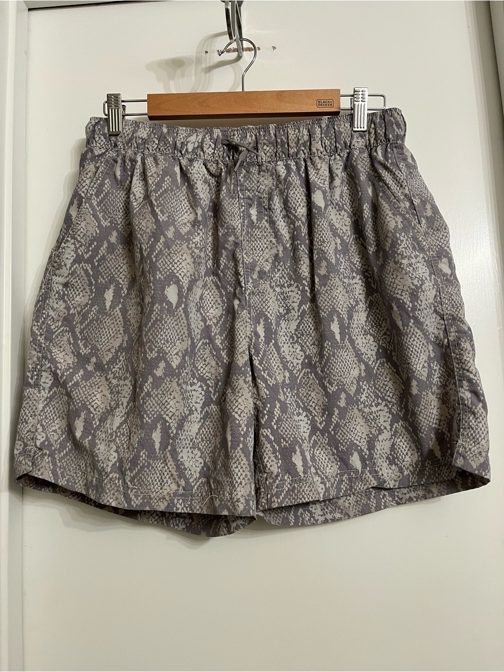 Urban Outfitters Snake Print Drawstring Swim Shorts in Gray & Cream